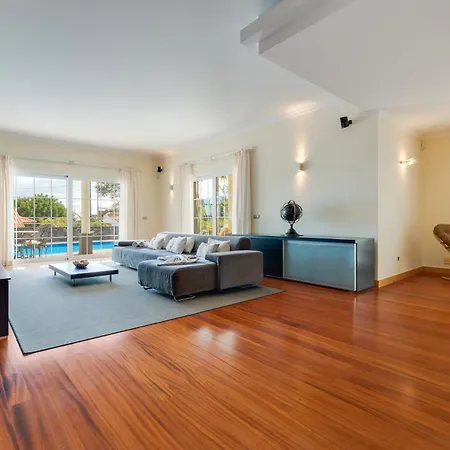 Minimalista Villa Caniço